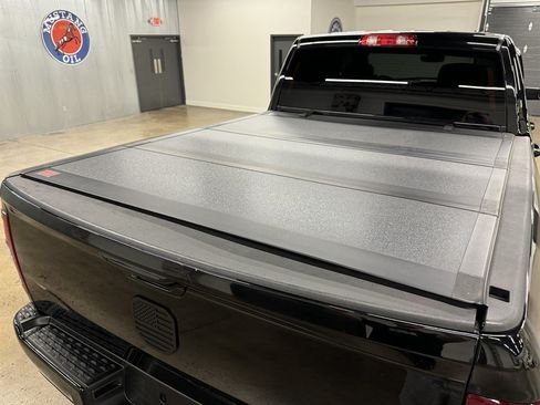 Used 2019 RAM 2500 Big Horn w/ Black Appearance Package AWD/4WD image 13