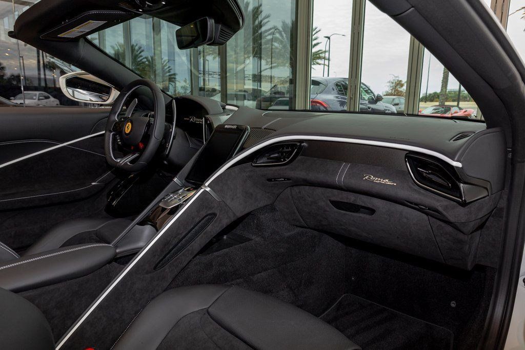 Used 2024 Ferrari Roma Spider RWD image 31