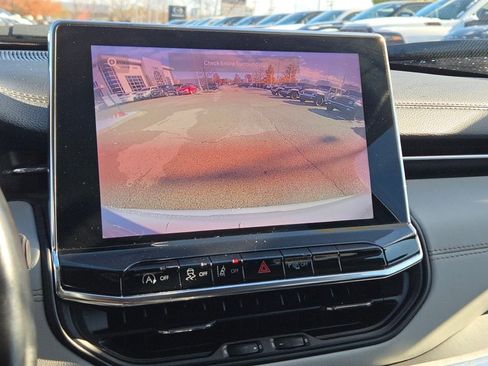 Used 2022 Jeep Compass Limited image 27