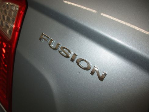 Used 2010 Ford Fusion Hybrid FWD image 10