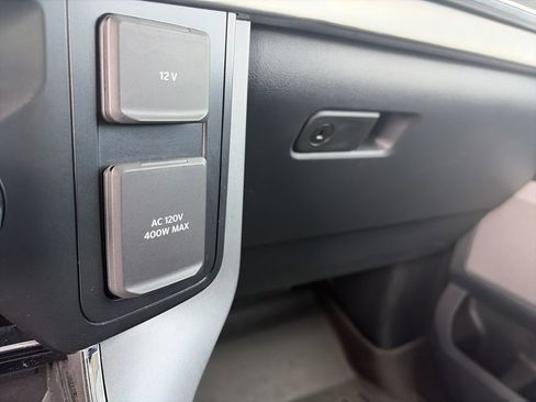 Used 2021 Ford F150 Lariat w/ Equipment Group 502A High AWD/4WD image 25