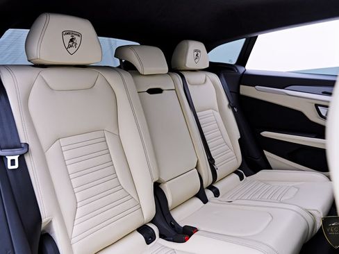 Used 2026 Lamborghini Urus SE AWD/4WD image 57