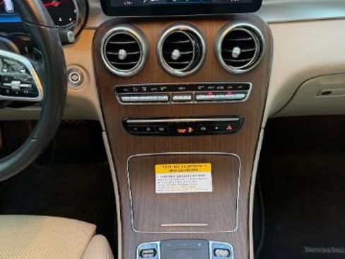 Used 2022 Mercedes-Benz GLC 300 image 13