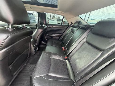 Used 2019 Chrysler 300 Limited image 22