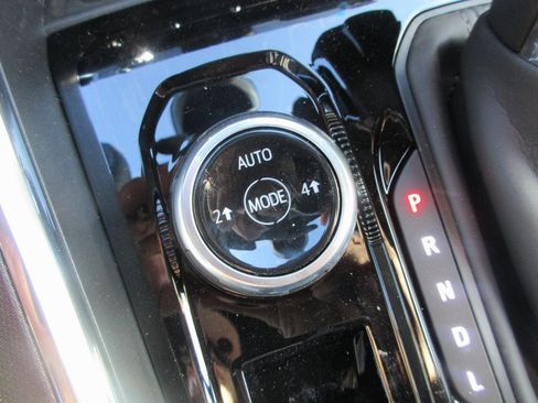 New 2026 GMC Canyon Elevation w/ Convenience Package image 19