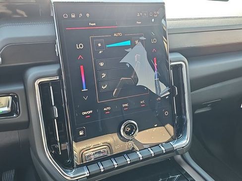 New 2026 GMC Yukon XL Denali w/ Sun & Power Step Package AWD/4WD image 26