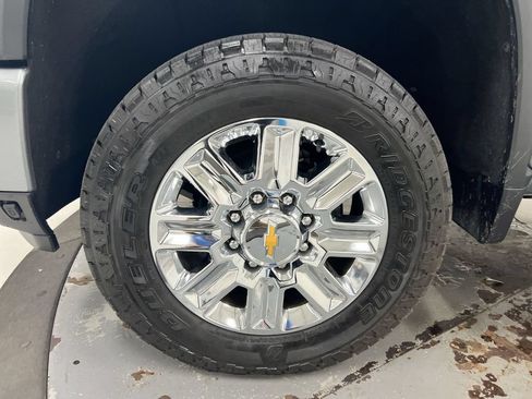 Used 2024 Chevrolet Silverado 2500 High Country w/ High Country Premium Package AWD/4WD image 28