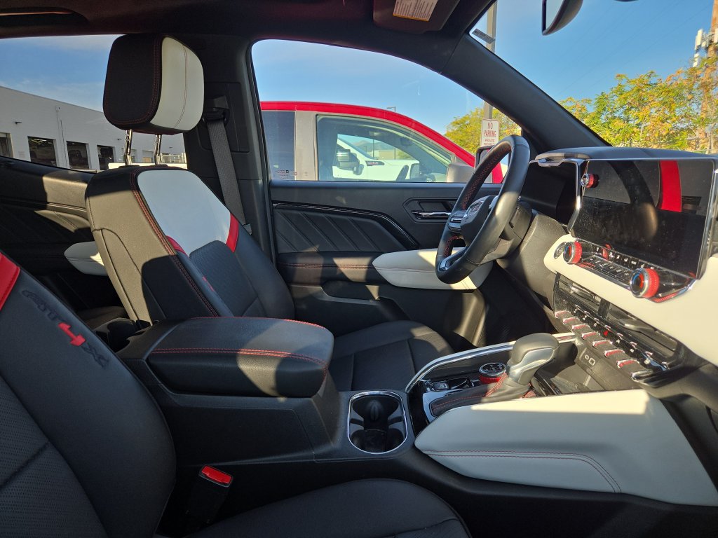 Used 2024 GMC Canyon AT4X AWD/4WD image 10