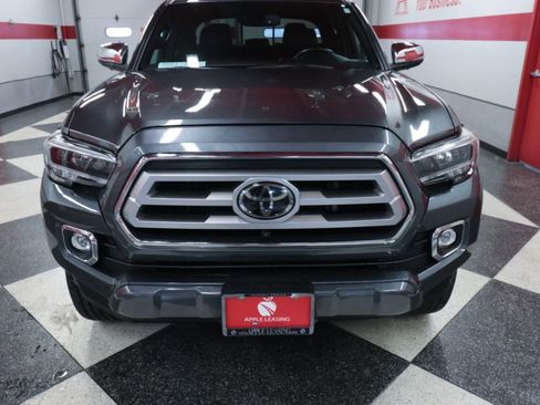 Used 2021 Toyota Tacoma Limited RWD image 4