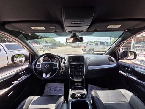 Used 2019 Dodge Grand Caravan GT FWD image 17