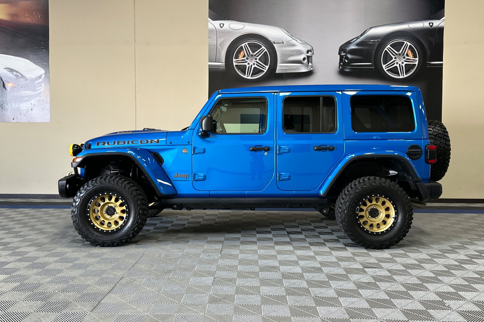 Used 2023 Jeep Wrangler Unlimited Rubicon 392 w/ Trailer Tow Package AWD/4WD image 7