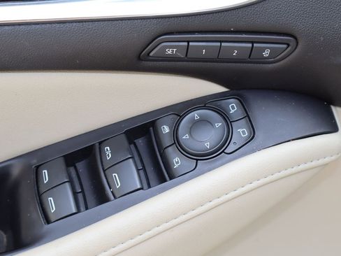 Used 2021 Buick Enclave Premium w/ Sun and Sites Package image 23