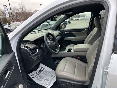 Certified 2024 GMC Acadia Elevation w/ Luxury Package image 13