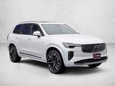 New 2026 Volvo XC90 B6 Plus w/ Protection Package Premier image 7