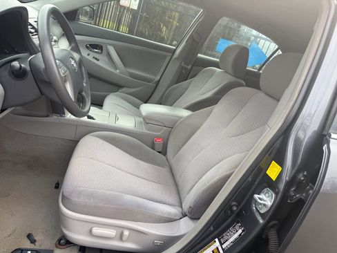 Used 2011 Toyota Camry LE w/ LE Extra-Value Pkg image 10