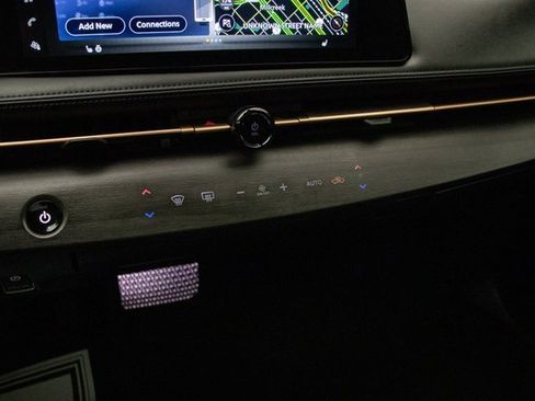 Used 2023 Nissan Ariya FWD image 35