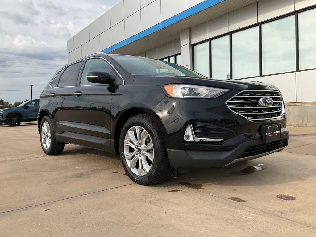 Used 2020 Ford Edge Titanium w/ Cargo Accessory Package FWD image 29