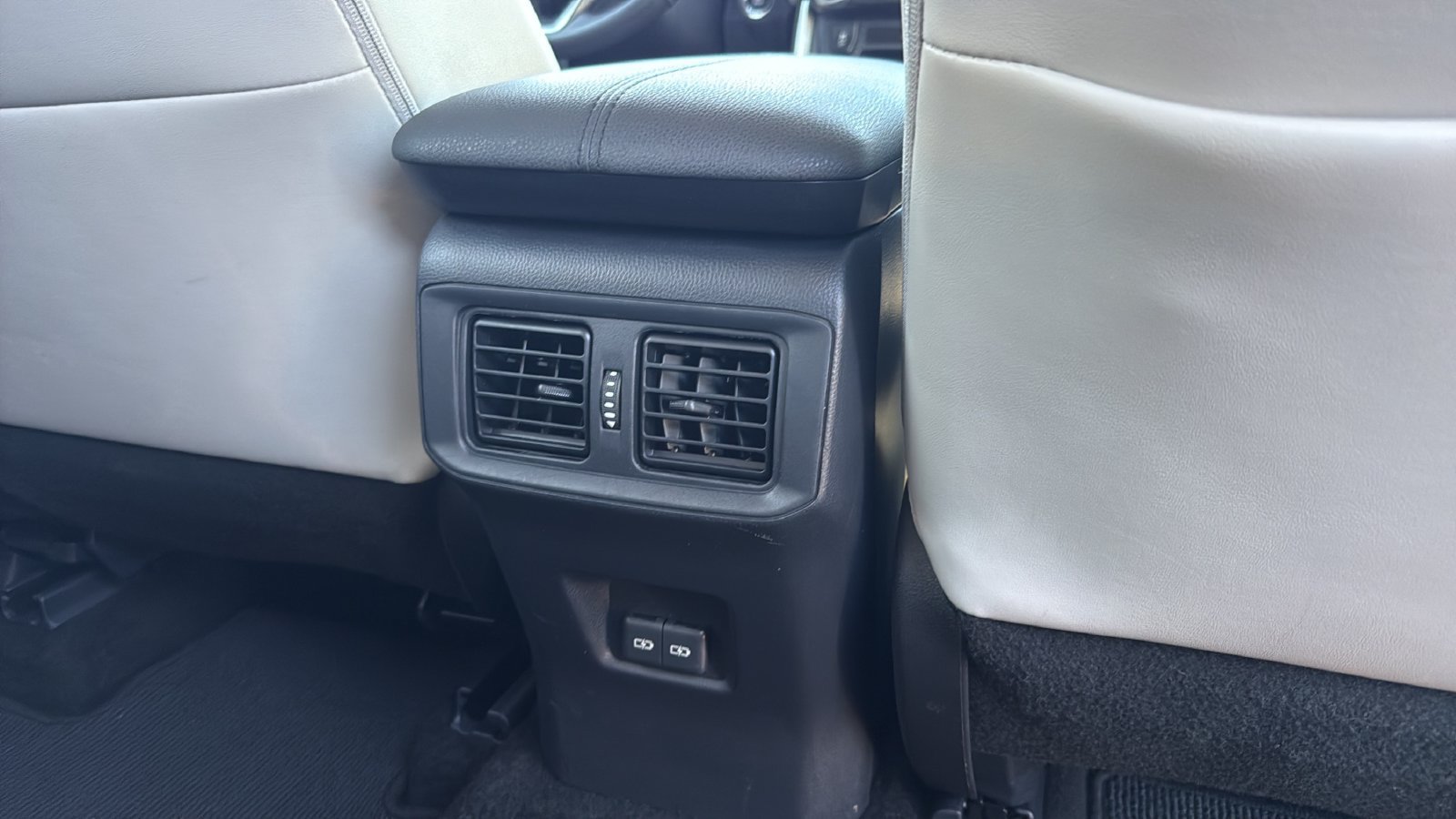 Used 2024 Toyota RAV4 XLE Premium FWD image 24
