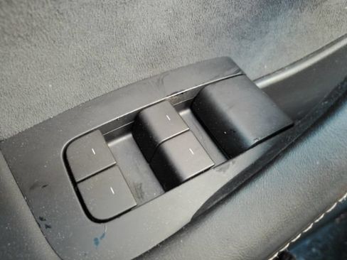 Used 2023 Tesla Model Y AWD image 33