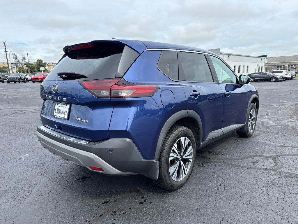 Used 2023 Nissan Rogue SV AWD/4WD image 7