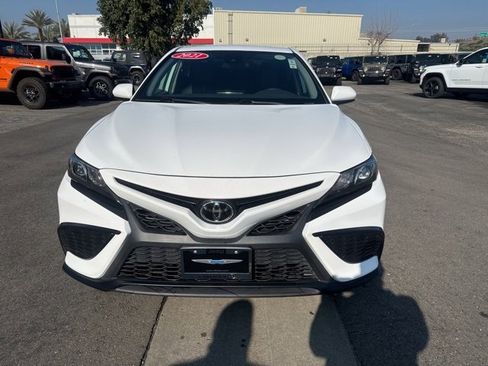 Used 2021 Toyota Camry SE image 9