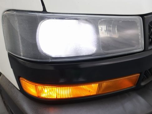 Used 2020 Chevrolet Express 2500 w/ Driver Convenience Package image 24