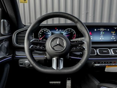 New 2026 Mercedes-Benz GLS 580 4MATIC image 21