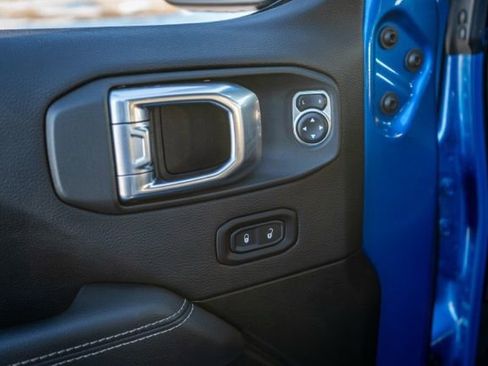 Used 2021 Jeep Wrangler Unlimited Sahara w/ Cold Weather Group AWD/4WD image 18