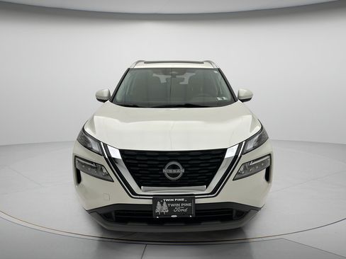 Used 2023 Nissan Rogue SV w/ SV Premium B Package AWD/4WD image 2