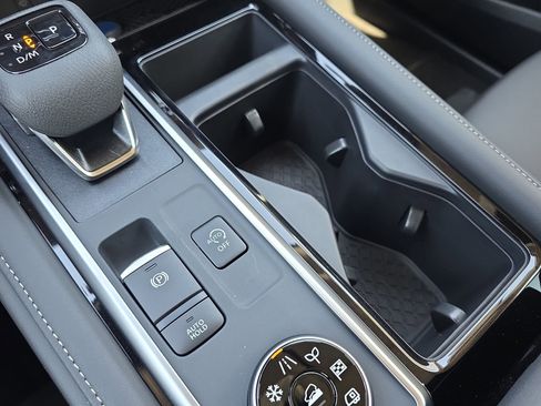 New 2026 Nissan Pathfinder SL AWD/4WD image 25