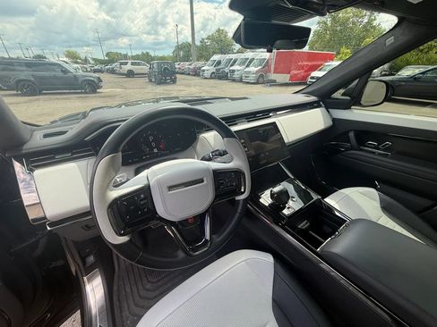 Used 2024 Land Rover Range Rover Sport AWD/4WD image 21