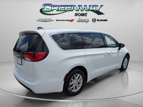 New 2026 Chrysler Voyager LX image 7