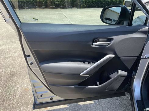 Used 2026 Toyota Corolla Cross XLE FWD image 15