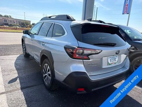 Used 2023 Subaru Outback Premium AWD/4WD image 6