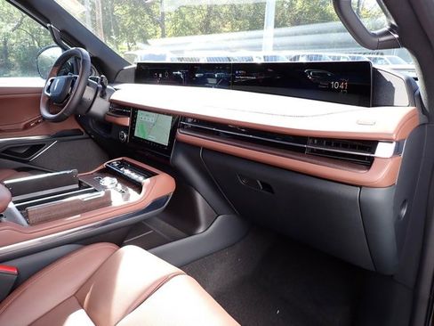 New 2025 Lincoln Navigator L Reserve image 19