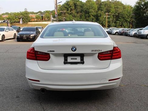 Used 2014 BMW 320i xDrive Sedan AWD/4WD image 4