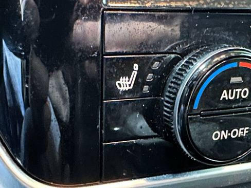 Used 2023 Nissan Rogue SL image 17