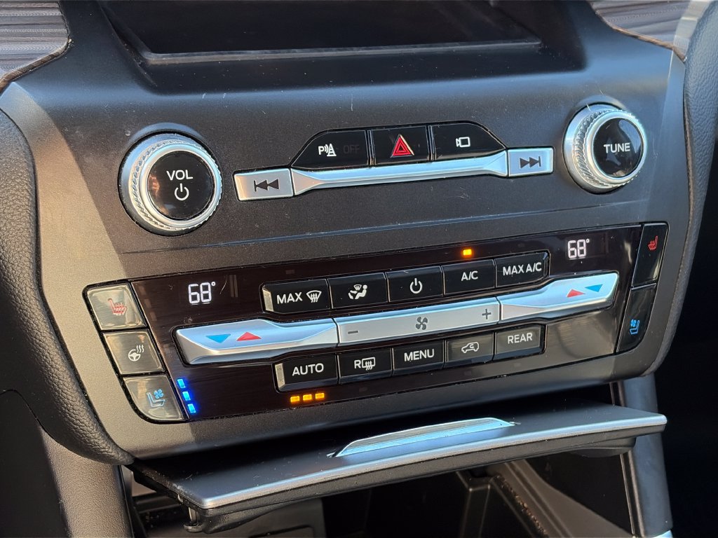 Used 2020 Ford Explorer Limited AWD/4WD image 25