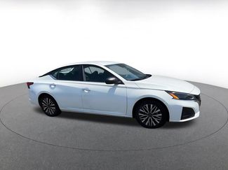 Used 2025 Nissan Altima 2.5 SV FWD video 2