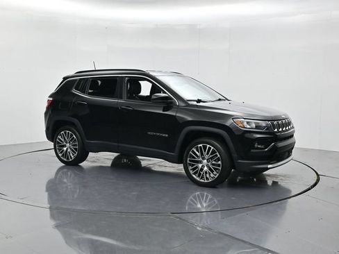 Used 2023 Jeep Compass Limited w/ Elite Group AWD/4WD image 3
