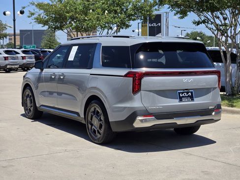 Certified 2026 Kia Carnival SX FWD image 3