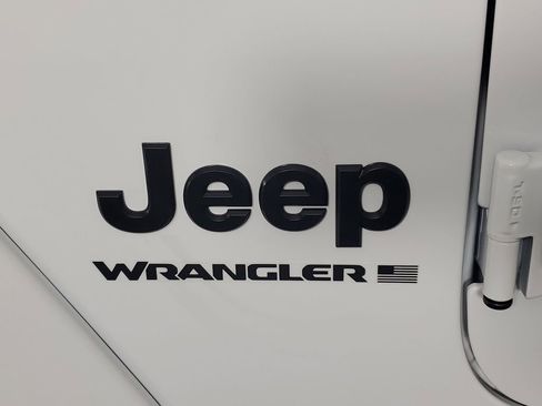 New 2025 Jeep Wrangler Sahara image 10