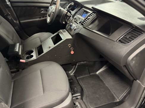 Used 2015 Ford Taurus Police Interceptor AWD image 11
