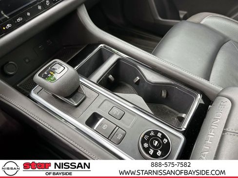 Certified 2024 Nissan Pathfinder SL w/ Black Appearance Package image 25