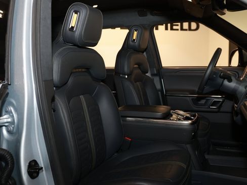 Used 2023 Rivian R1S Adventure image 17