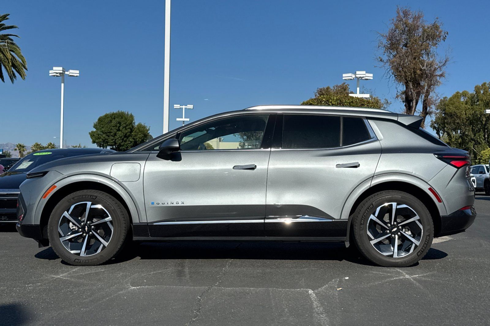 Used 2024 Chevrolet Equinox EV LT w/ LPO, Trailering Package AWD/4WD image 8