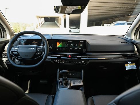 New 2026 Kia Sportage EX w/ EX Panorama Roof Package image 16