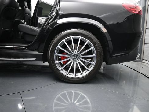 Used 2025 Mercedes-Benz GLS 63 AMG 4MATIC image 18
