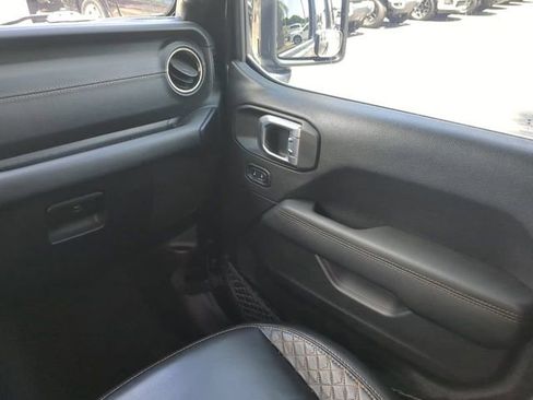 Used 2021 Jeep Wrangler Unlimited Sahara AWD/4WD image 19