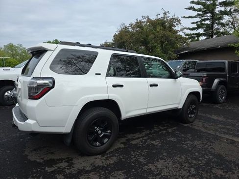 Used 2020 Toyota 4Runner SR5 Premium AWD/4WD image 3